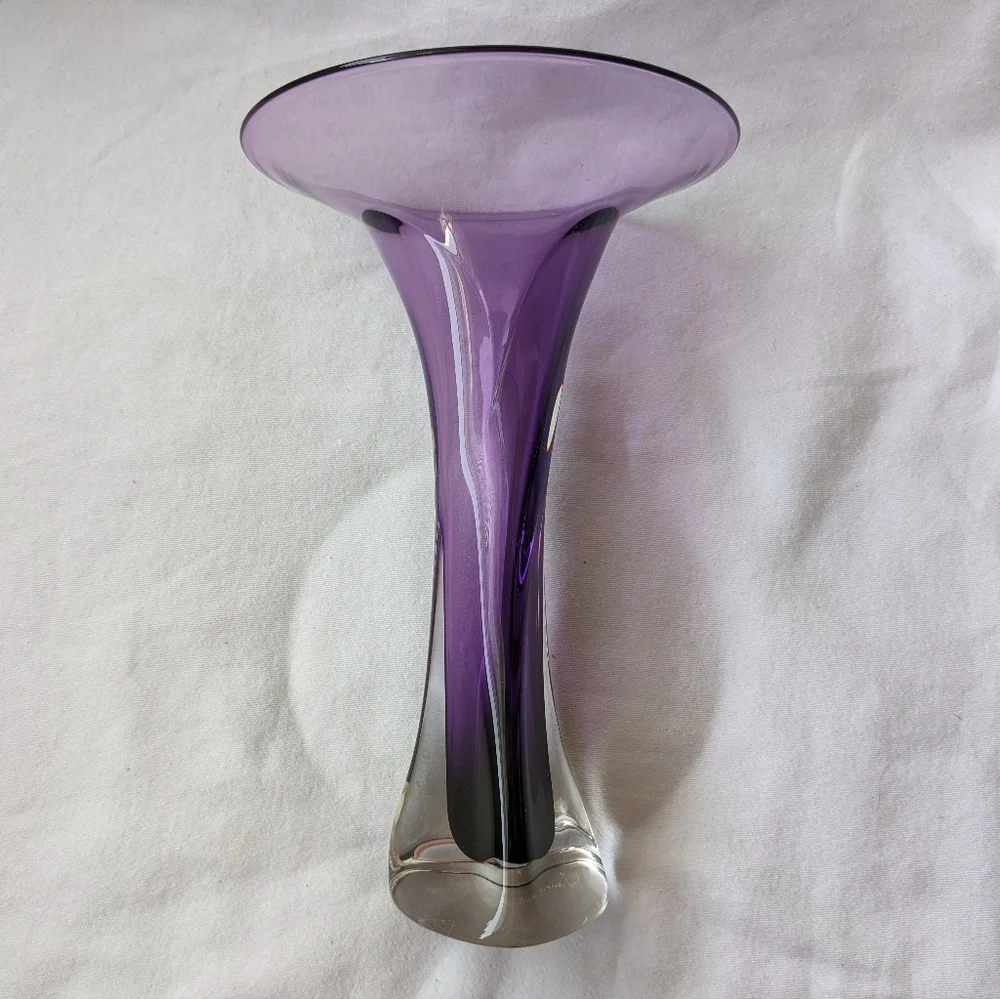 Jonathan Winfisky 1992 Signed Hand Blown Purple Art Glass Trumpet Vase Vintage
